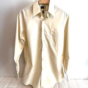 Arrow Men's Fitted Cream Button Down Long Sleeve Dress Shirt Size Medium Career